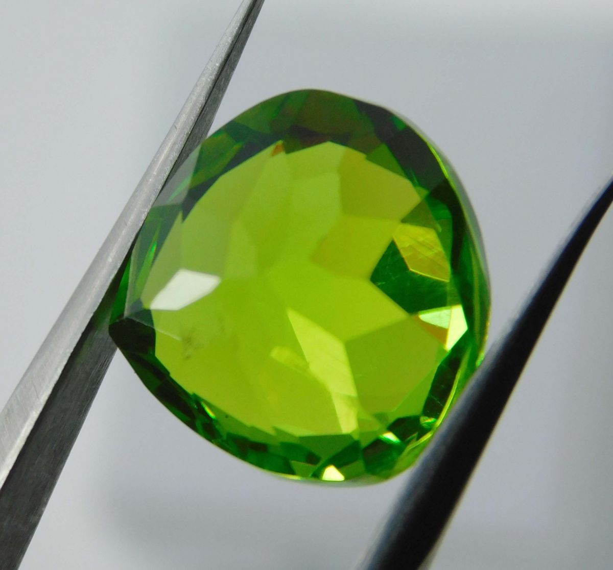 Extremely Rare CERTIFIED Natural 9.85 Ct Peridot Green Pear Cut Loose Gemstones.