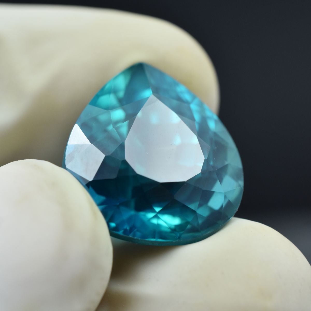 Rare Natural Bluish Green Sapphire 23.90 Ct Pear Cut CERTIFIED Loose Gemstone