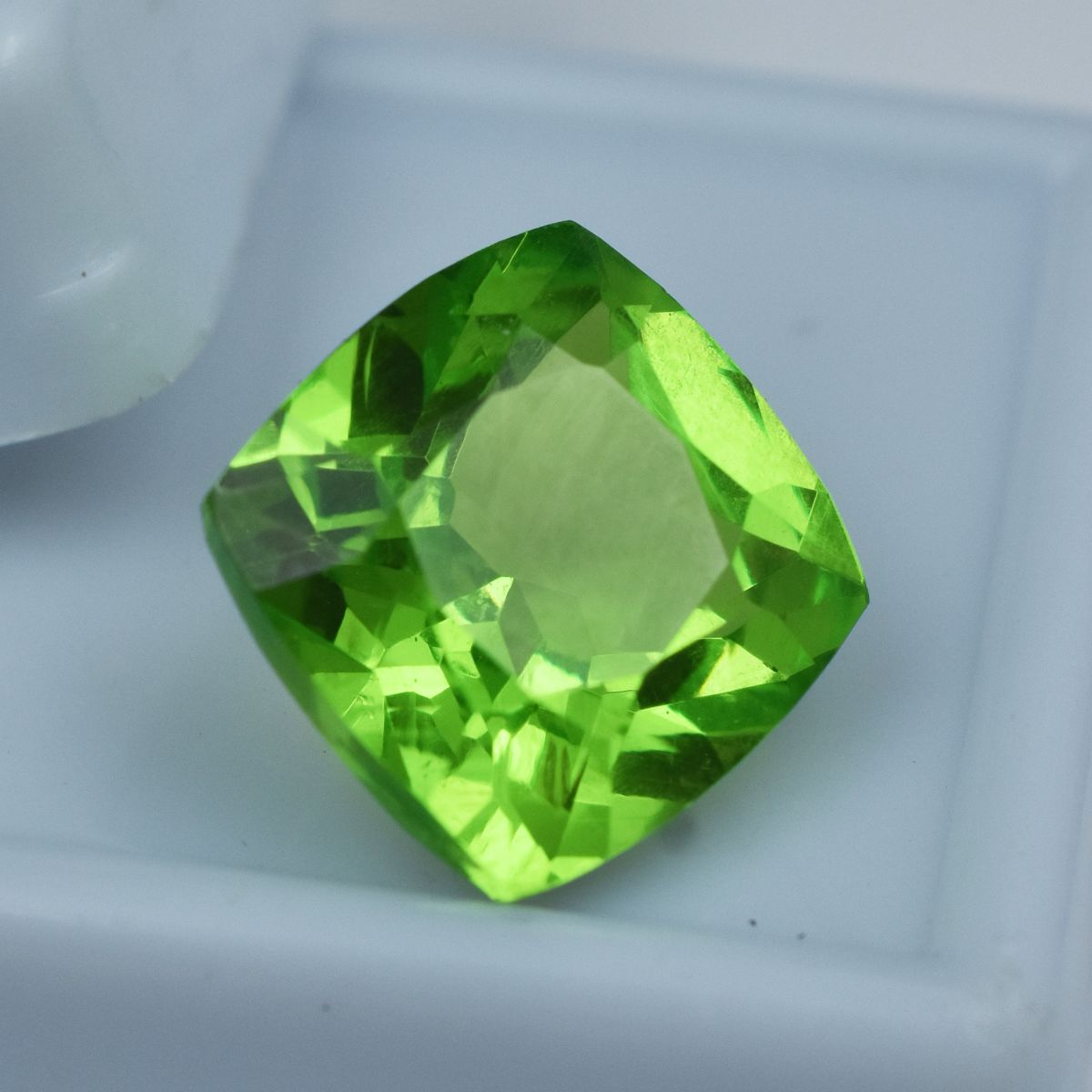 AAAA+ CERTIFIED 9.60 Ct Square Cushion Natural Best Green Peridot Loose Gemstone