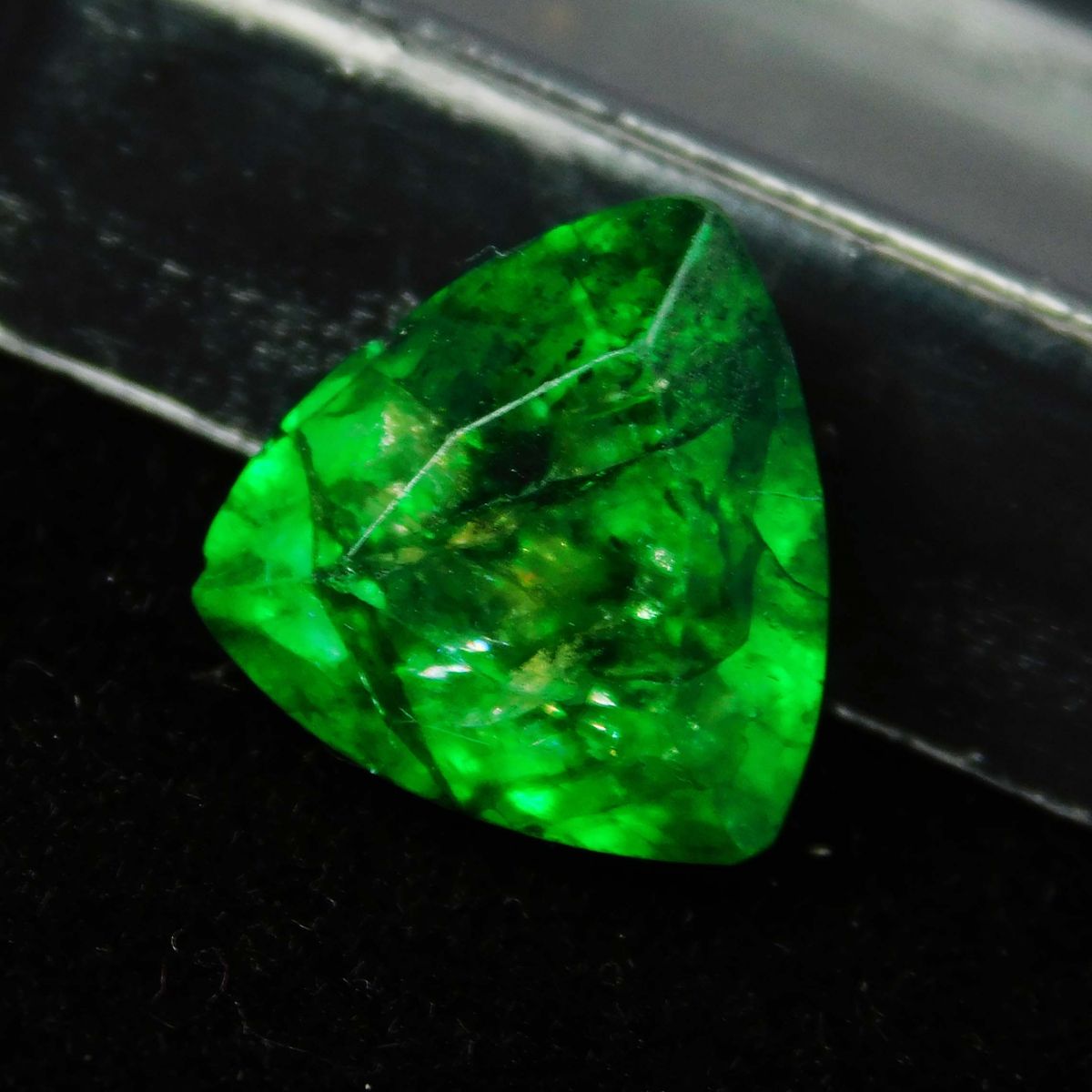 Natural Colombian Emerald Trillion Cut 7 Carat Green CERTIFIED Loose Gemstone