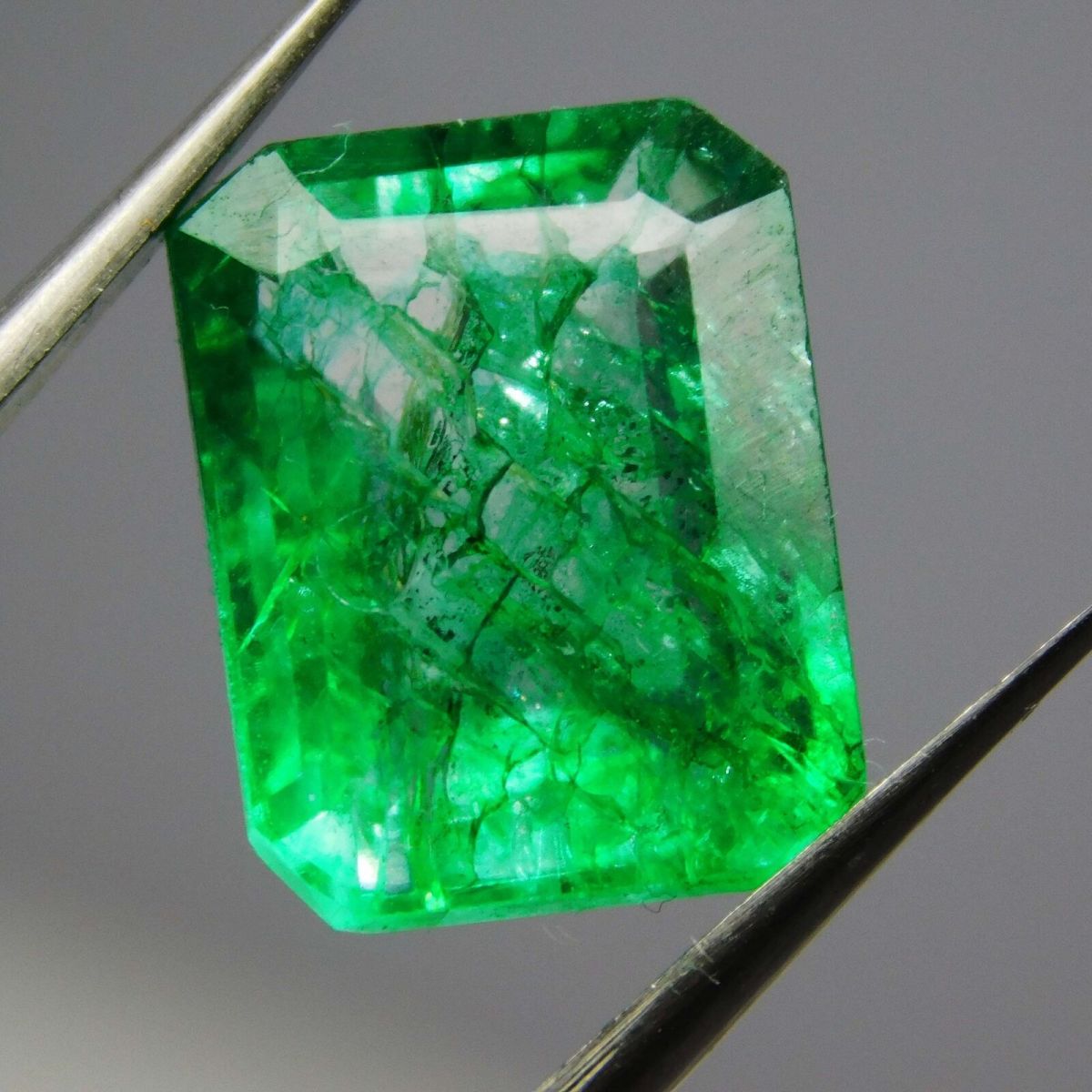 Natural COLOMBIAN Emerald Emerald Cut 7.58 Ct CERTIFIED Green Loose Gemstone