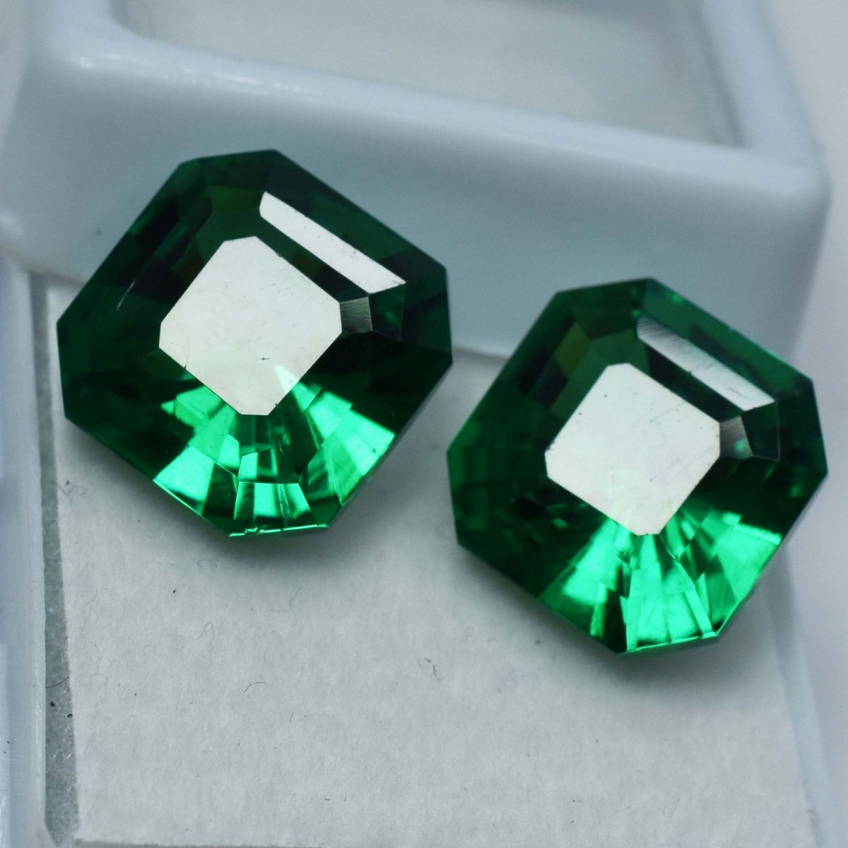 Natural Garnet Square Cut Green 16.00 Ct CERTIFIED Loose Gemstone Perfect Pair