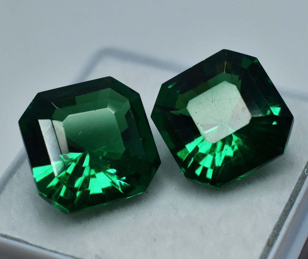 Natural Garnet Square Cut Green 16.00 Ct CERTIFIED Loose Gemstone Perfect Pair