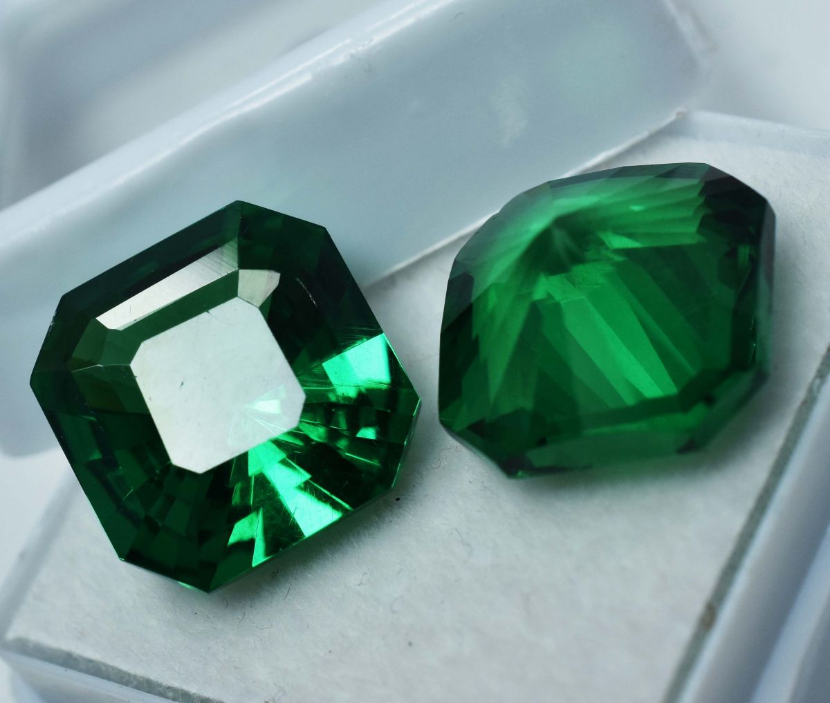 Natural Garnet Square Cut Green 16.00 Ct CERTIFIED Loose Gemstone Perfect Pair