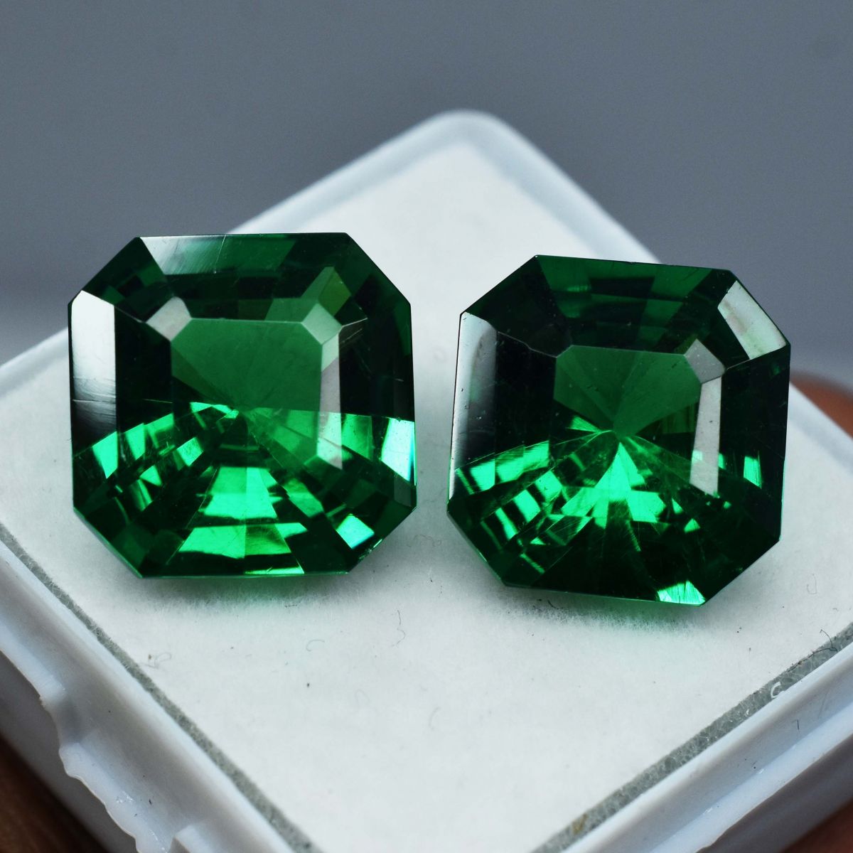 Natural Garnet Square Cut Green 16.00 Ct CERTIFIED Loose Gemstone Perfect Pair