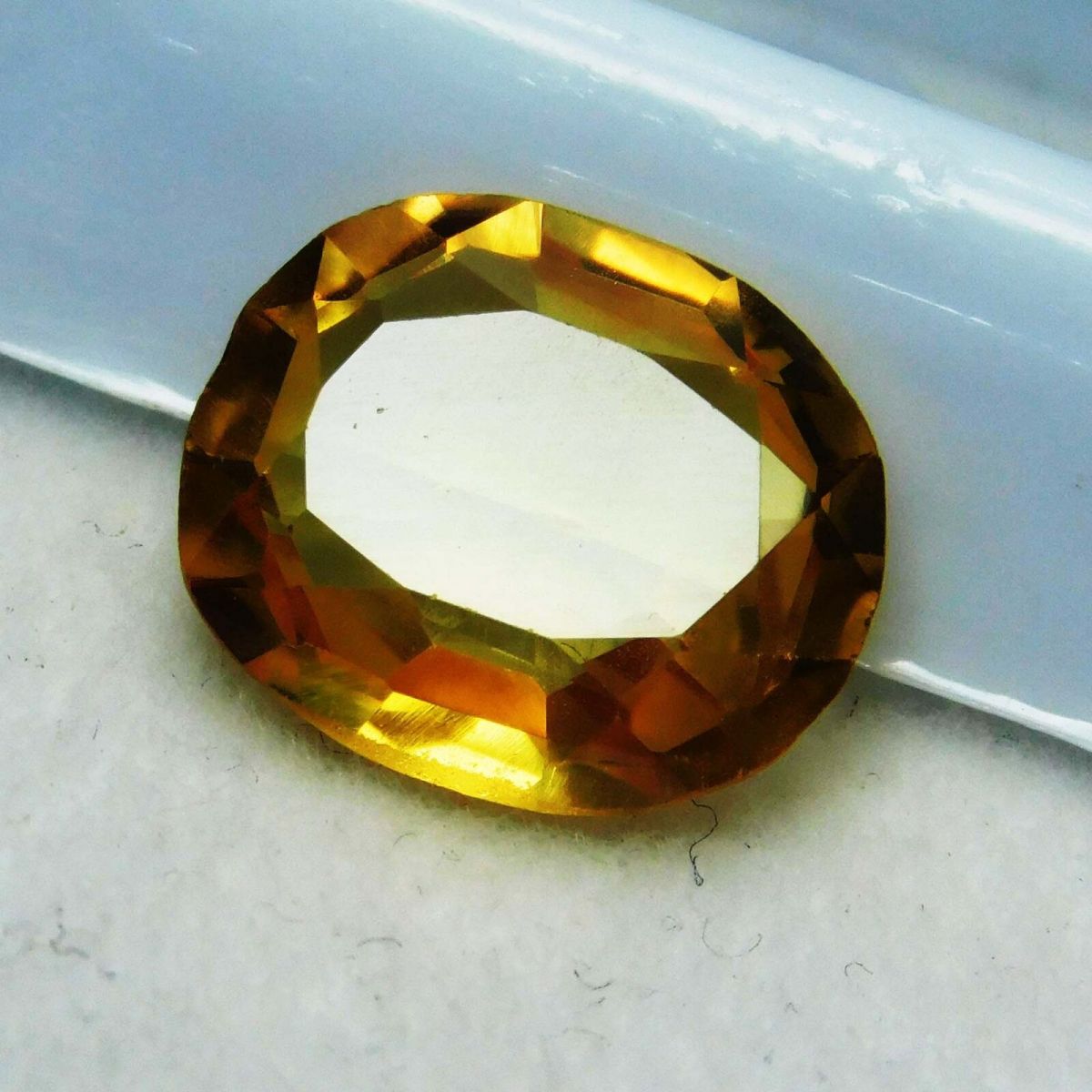 Natural Flawless CEYLON Yellow SAPPHIRE 4.00 Ct CERTIFIED Oval Cut Gemstone