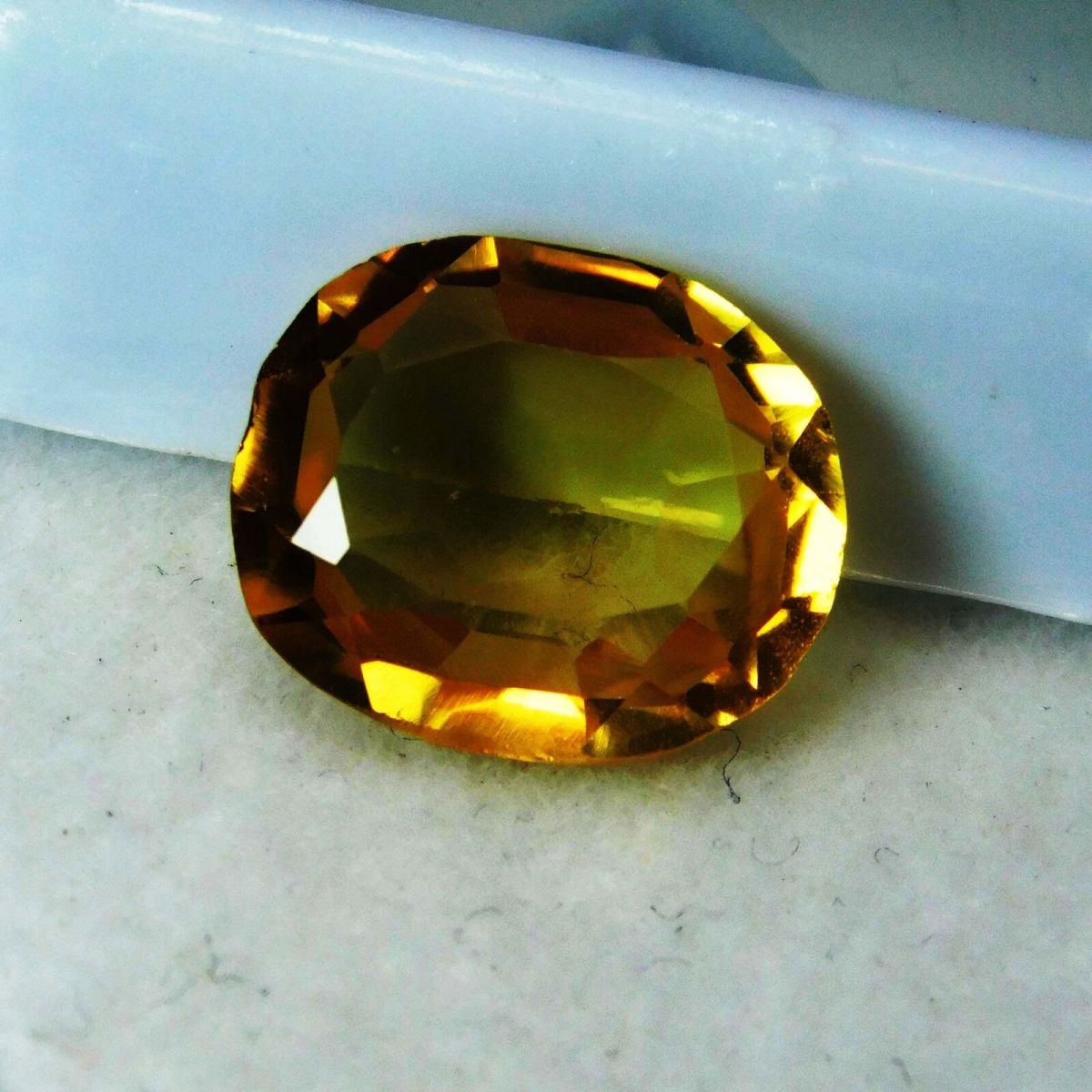 Natural Flawless CEYLON Yellow SAPPHIRE 4.00 Ct CERTIFIED Oval Cut Gemstone