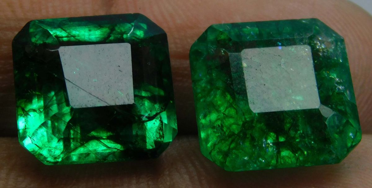 15 Carat Natural Emerald Green Square Cut Loose Gemstone Pair CERTIFIED