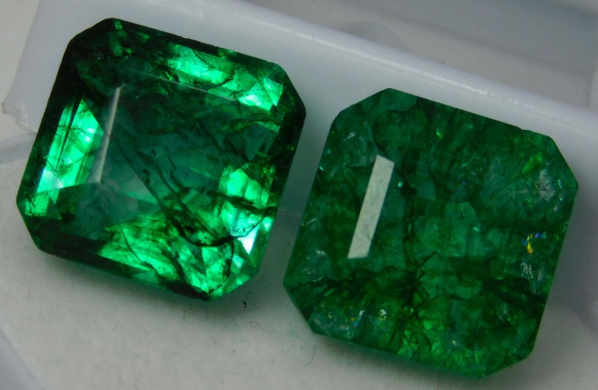 15 Carat Natural Emerald Green Square Cut Loose Gemstone Pair CERTIFIED