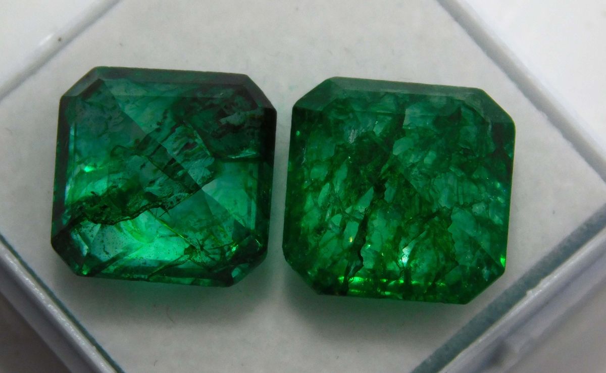 15 Carat Natural Emerald Green Square Cut Loose Gemstone Pair CERTIFIED