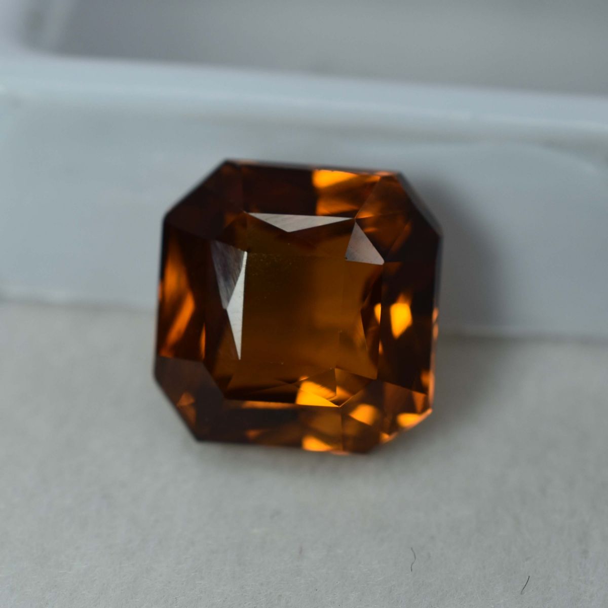 Square Cut 7.95 Ct Natural Ceylon Sapphire Orange Rare Loose Gemstone CERTIFIED