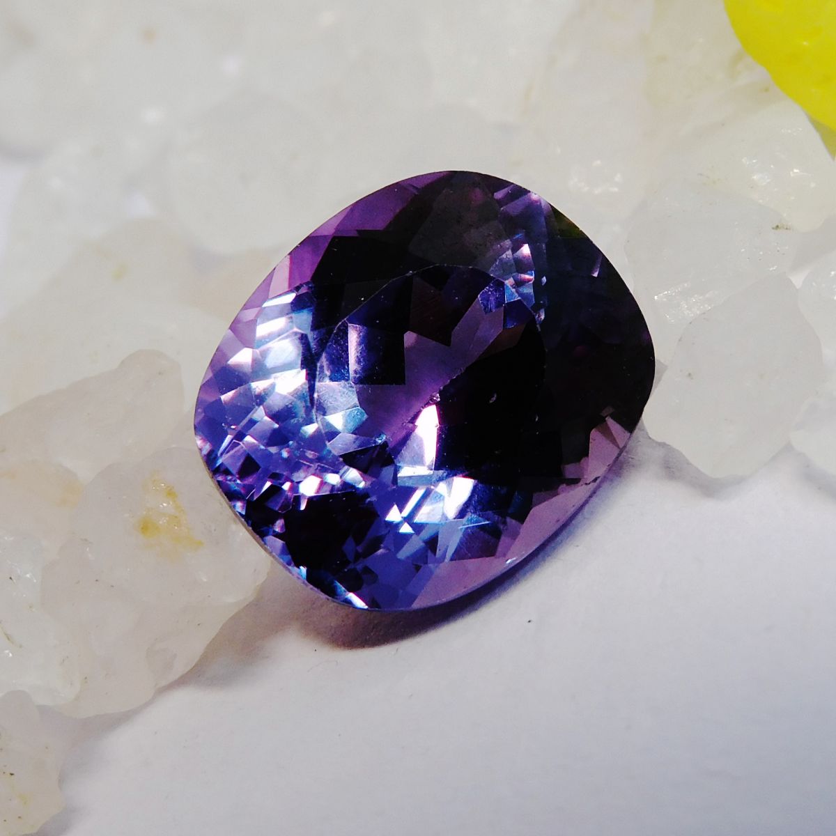 8.20 Ct Natural CERTIFIED Color-Change Alexandrite Cushion Cut Gemstone