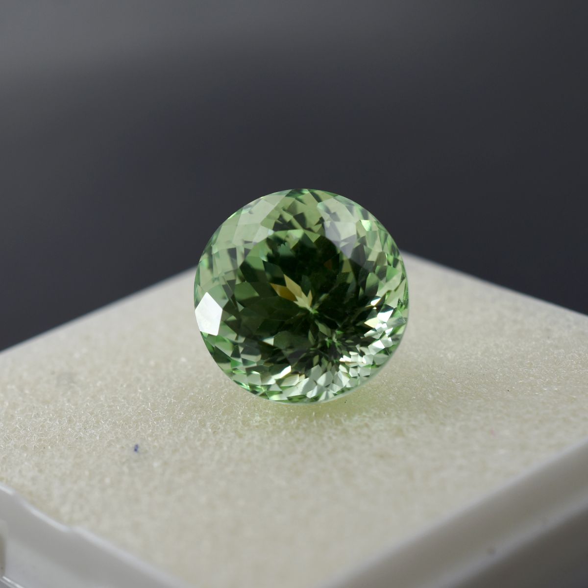 Bluish Green Sapphire 18.40 Carat Round Cut Natural Loose Gemstone CERTIFIED