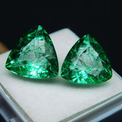 Natural Green Emerald Loose Gemstone 19.56 Ct CERTIFIED Colombian Trillion Cut