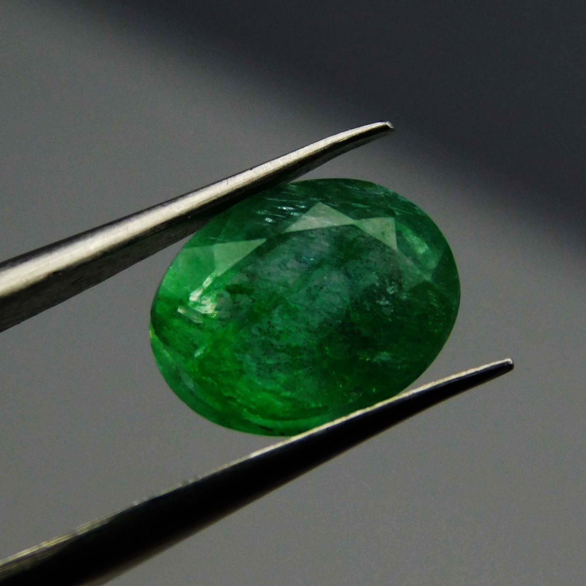 Natural CERTIFIED Oval Cut 7 Carat Loose Gemstone Green Colombian Emerald