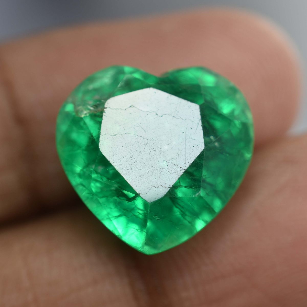 10.30 Ct Natural Emerald Green Heart Cut CERTIFIED Rare Ring size Loose Gemstone