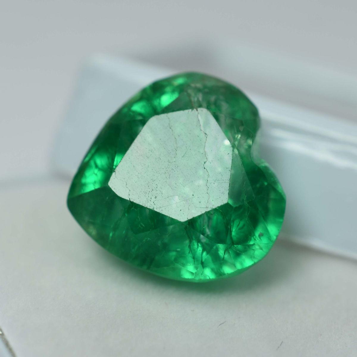 10.30 Ct Natural Emerald Green Heart Cut CERTIFIED Rare Ring size Loose Gemstone