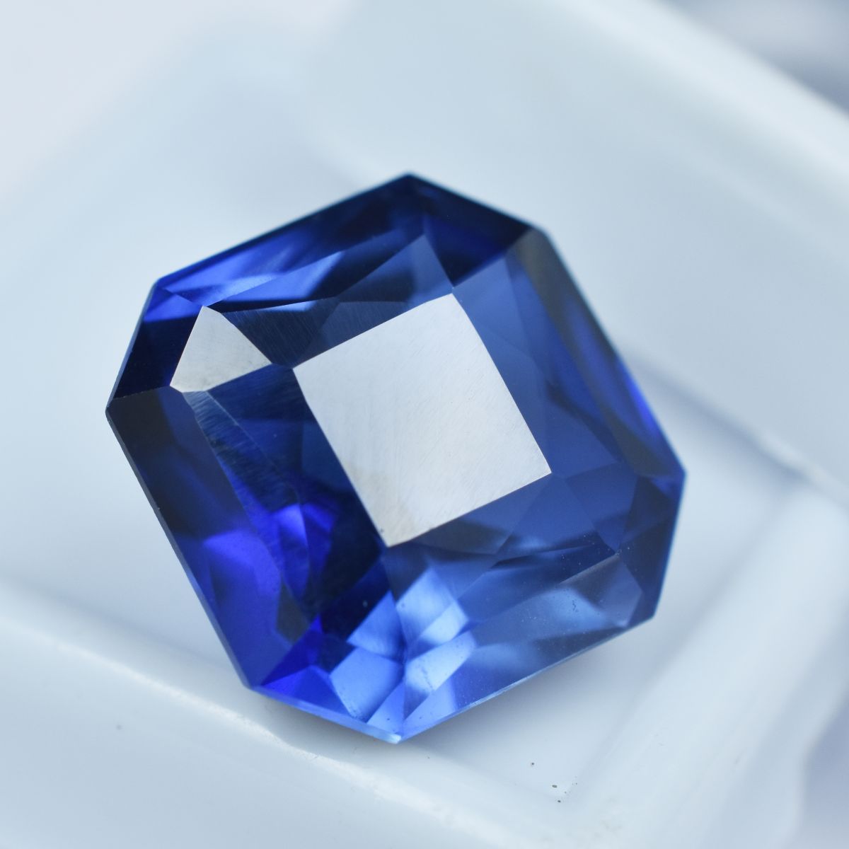 Stunning Blue Tanzanite CERTIFIED Loose Gemstone 15.60 Ct Natural Square Cut.