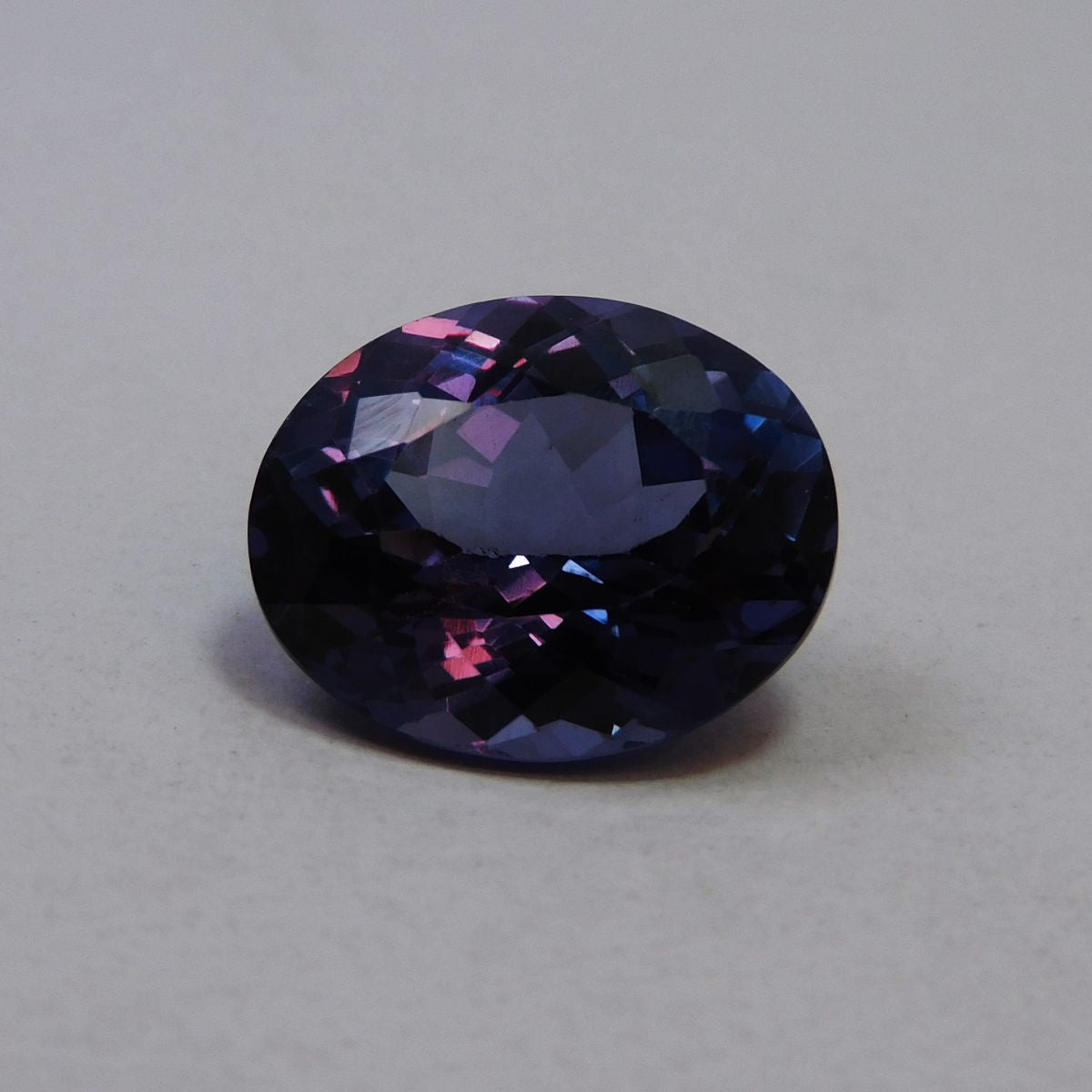 Natural Alexandrite Oval Cut Color Change 10.30 Carat CERTIFIED Loose Gemstones