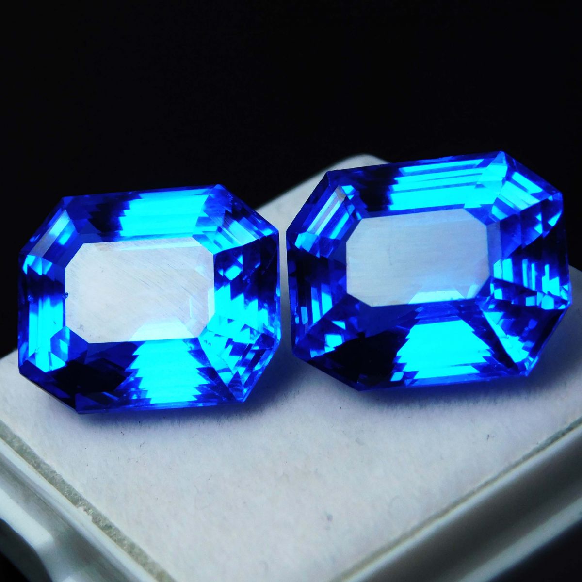 Natural Tanzanite Blue Emerald Shape 20.50 Ct CERTIFIED Loose Gemstone Pair