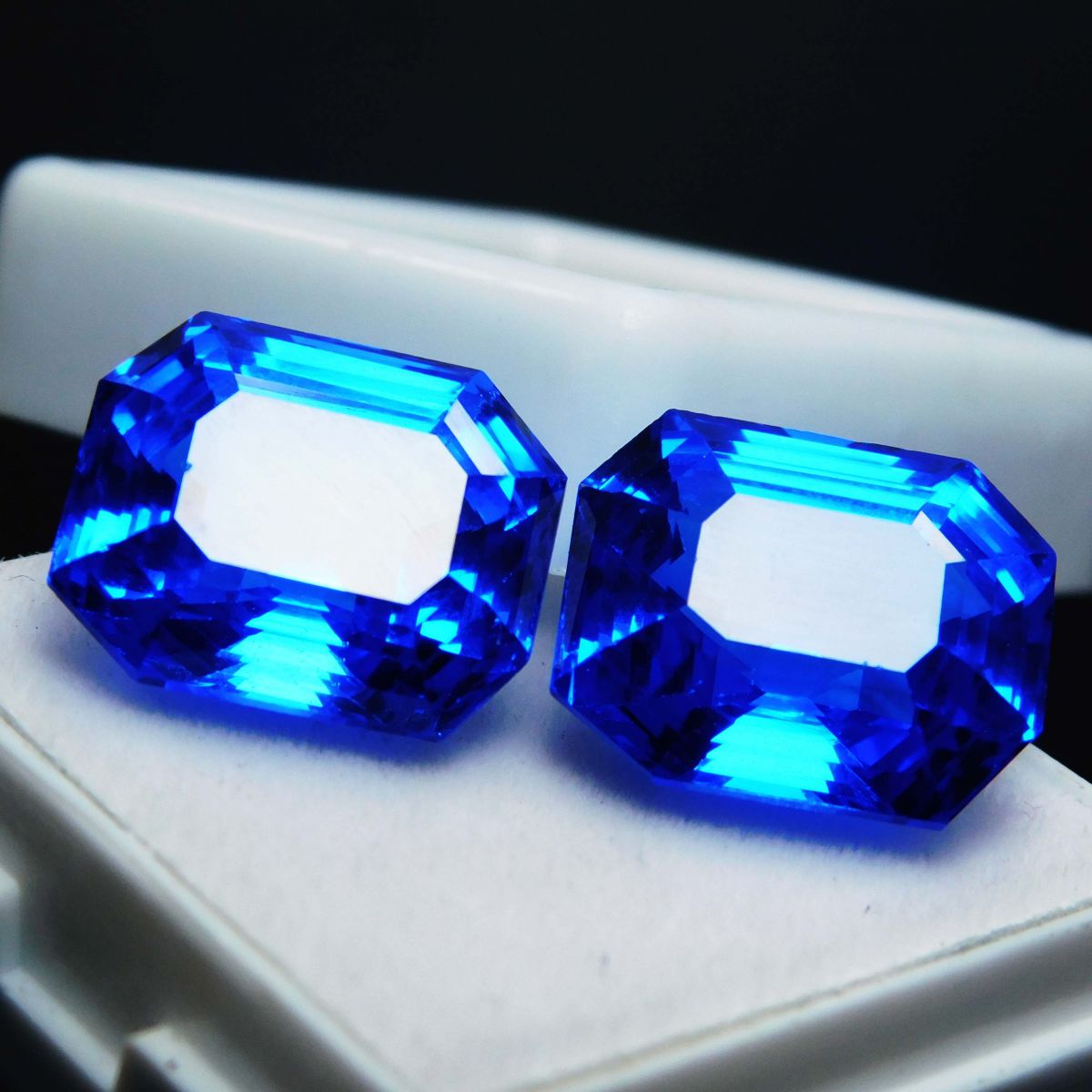 Natural Tanzanite Blue Emerald Shape 20.50 Ct CERTIFIED Loose Gemstone Pair