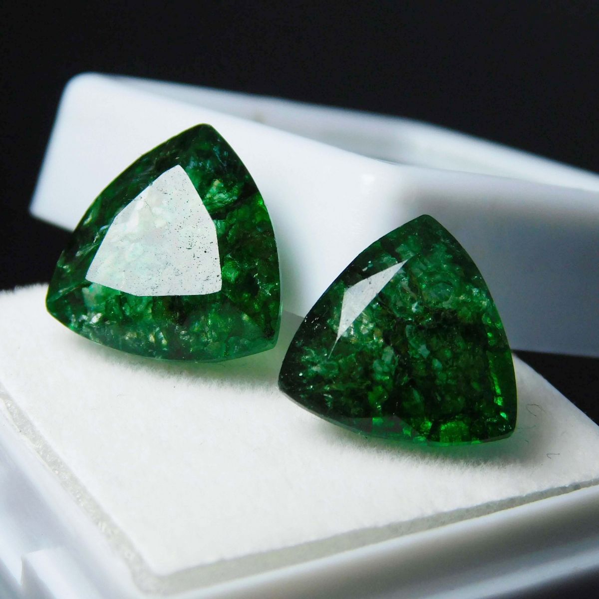 12 Ct Natural Untreated Green Colombian Emerald Certified Loose Gemstone