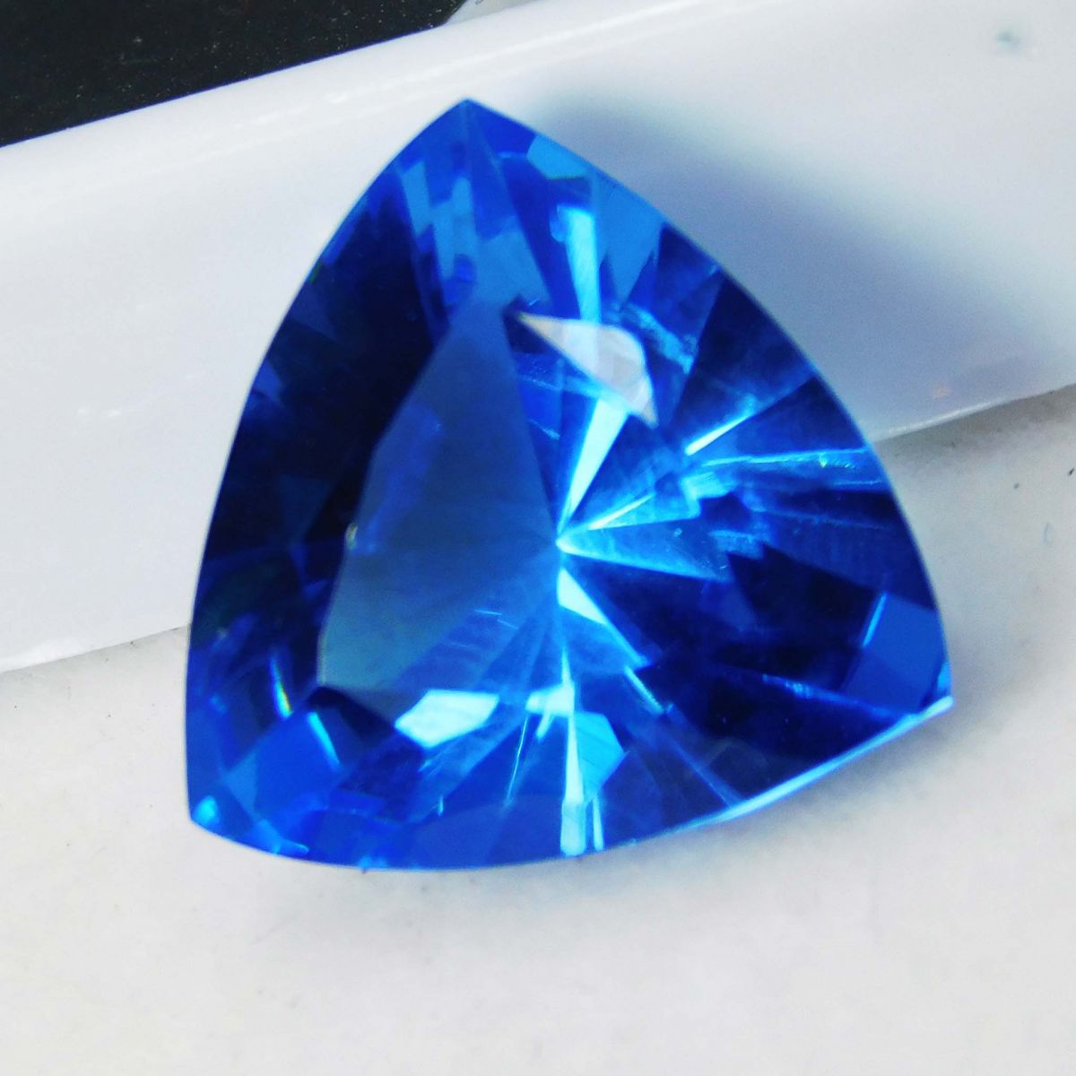 10.50 Ct Natural Blue Sapphire CERTIFIED Loose Gemstone Trillion Cut