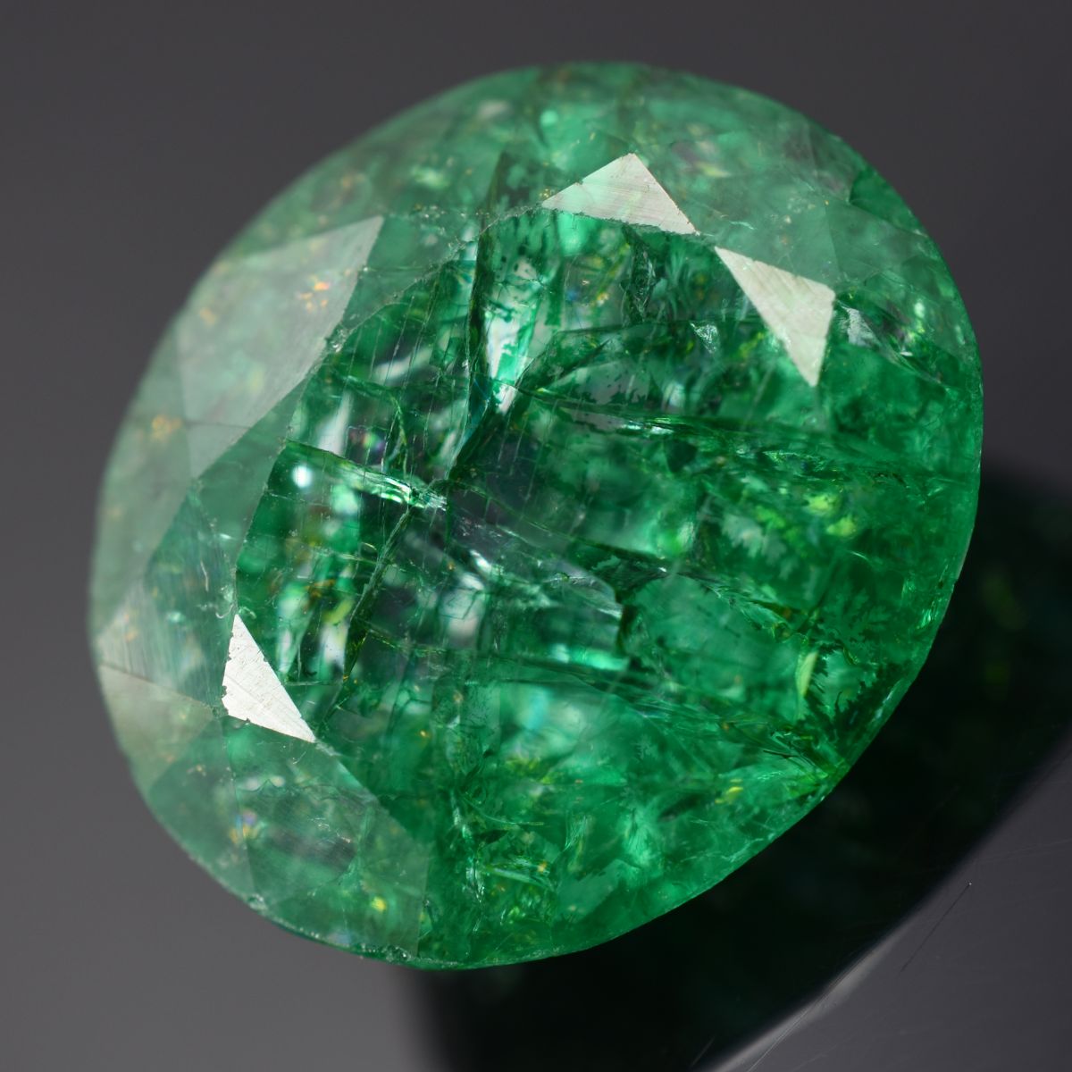 Green COLOMBIAN  11.70 Ct Natural Emerald CERTIFIED Oval Cut Loose Gemstone