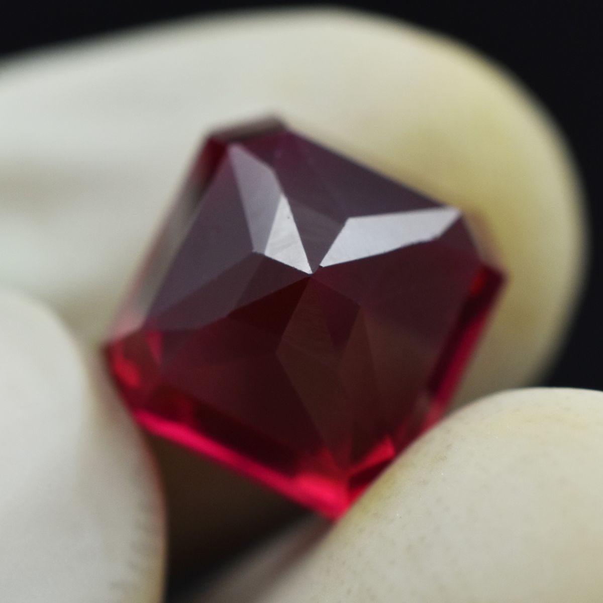 Excellent Ruby Red 8.75 Ct Square Cut Natural Ring Size Loose Gemstone CERTIFIED