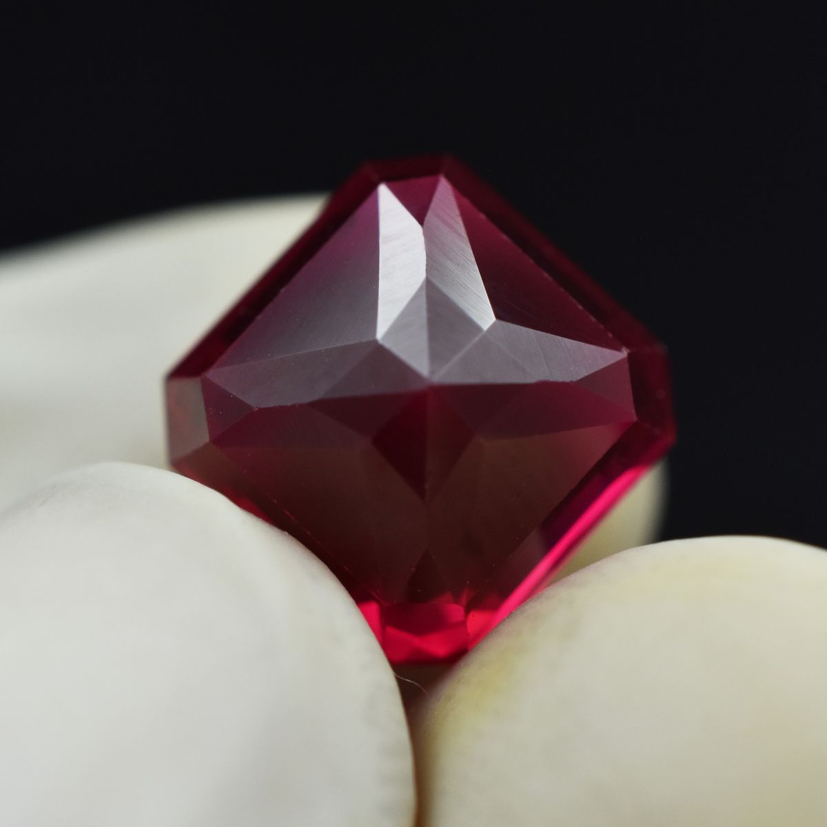 Excellent Ruby Red 8.75 Ct Square Cut Natural Ring Size Loose Gemstone CERTIFIED