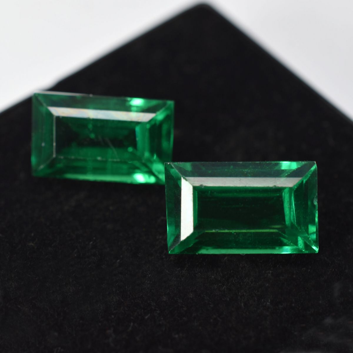 18.56 Ct NATURAL  Tsavorite Garnet Green EMERALD CUT Gemstone CERTIFIED pair