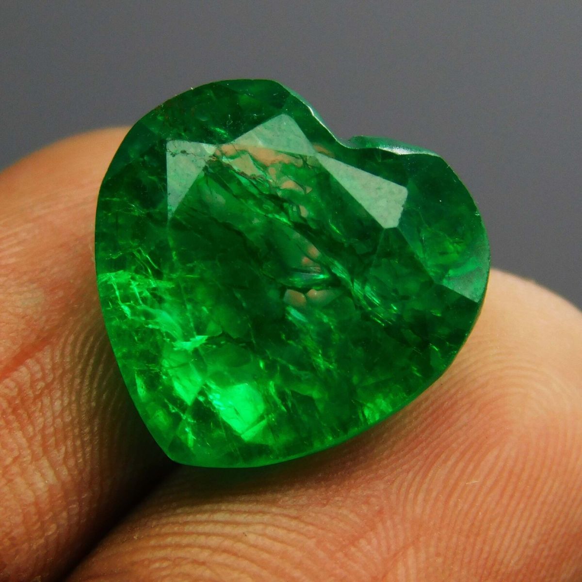 6.15 Ct Top Rich Green Natural Emerald Heart Cut?CERTIFIED Loose Gemstone