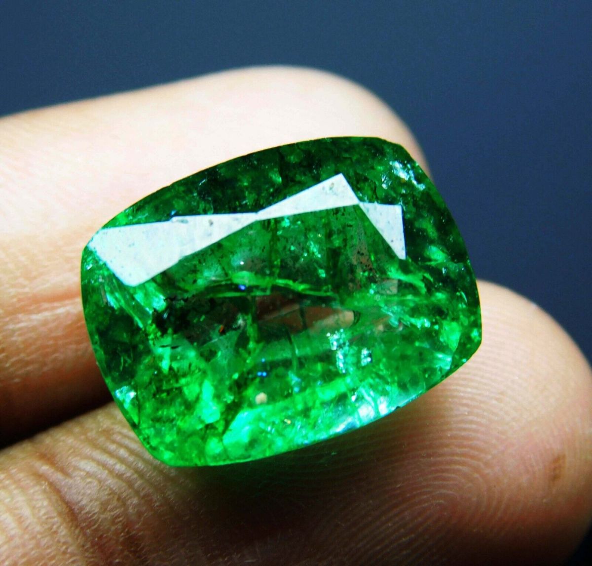 6 Ct Natural Emerald Green Cushion Shape CERTIFIED Loose Gemstone