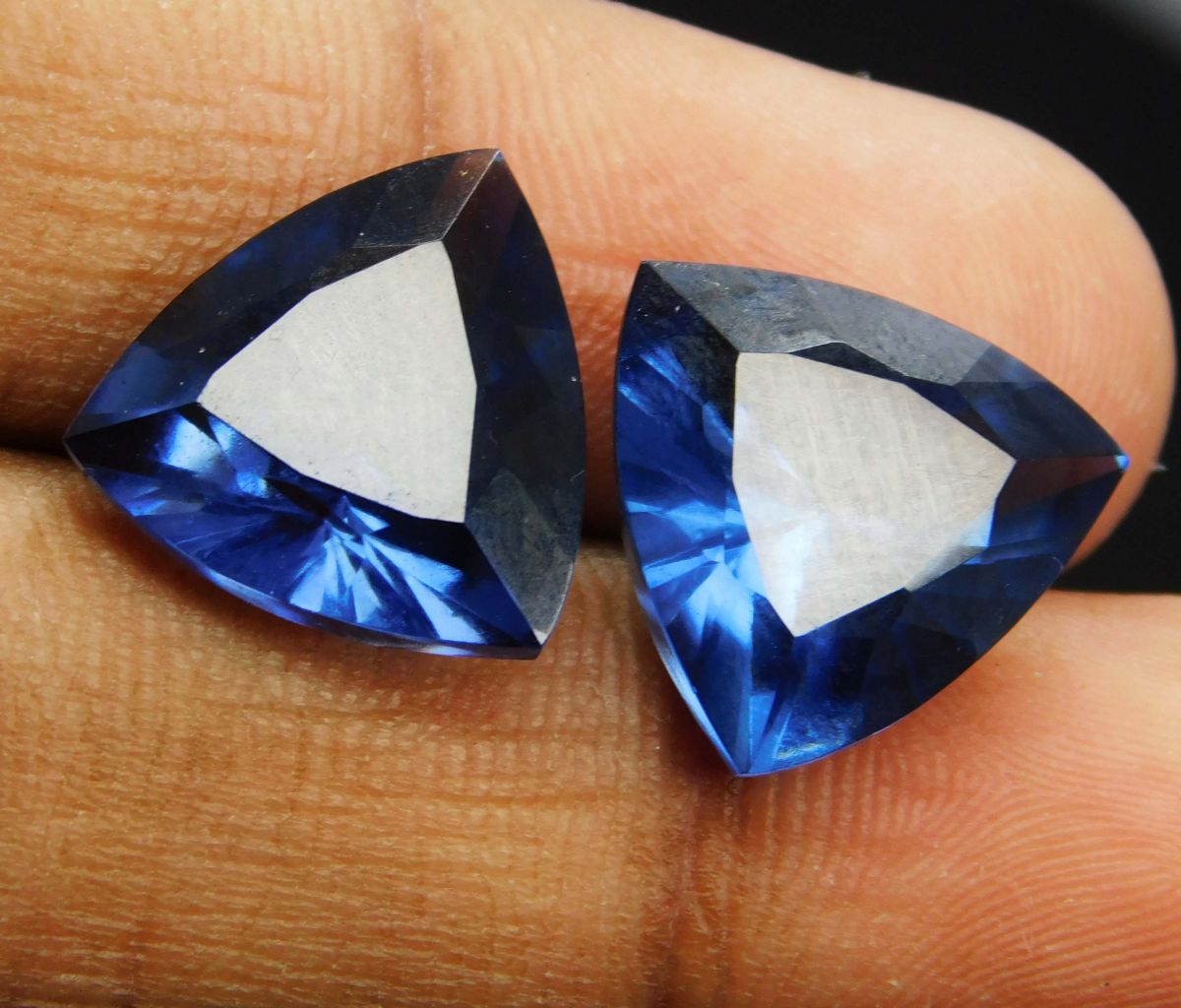 Natural Sapphire blue Trillion Shape 21 Ct Certified Loose Gemstone Pair