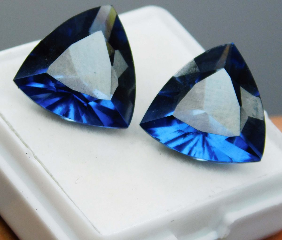 Natural Sapphire blue Trillion Shape 21 Ct Certified Loose Gemstone Pair