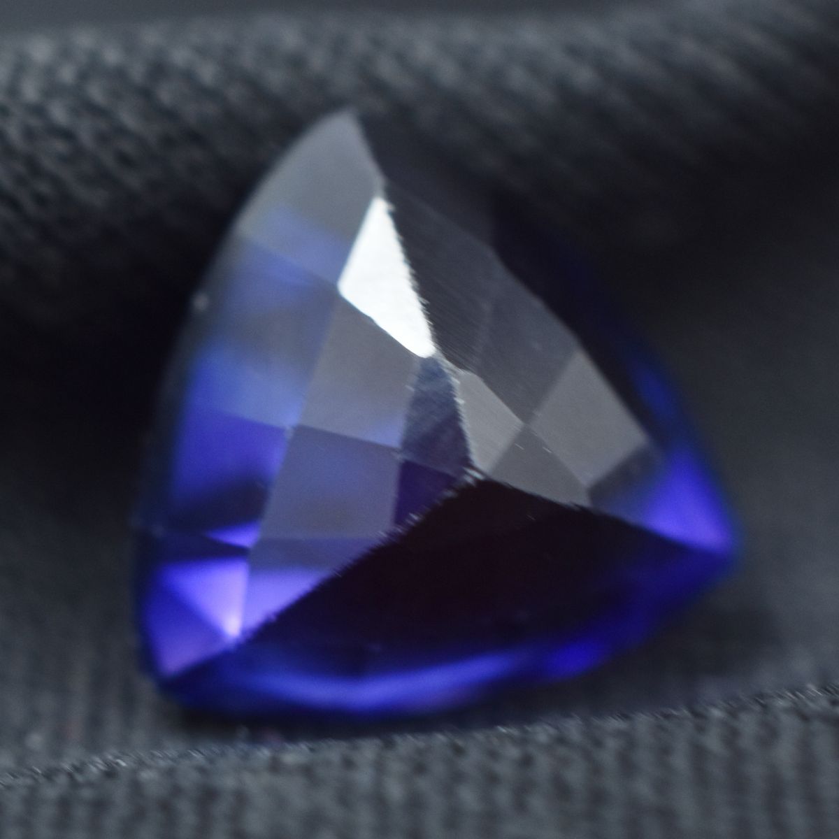 Natural Purple Tanzanite CERTIFIED 2.75 Ct Trillion Cut Loose Gemstone