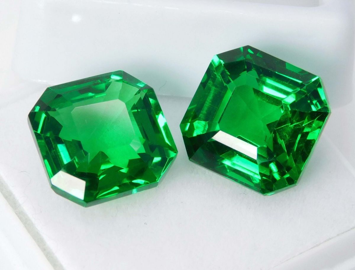 20.25 Ct Natural Tsavorite SQUARE SHAPE Garnet Green CERTIFIED Loose Gemstone