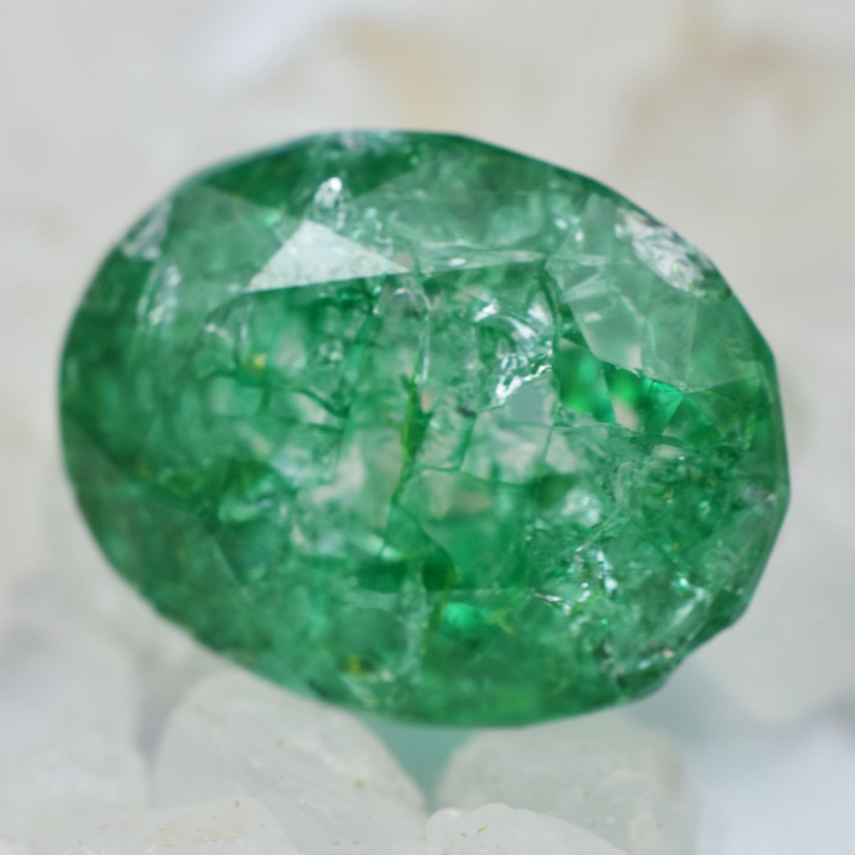 Natural Green Emerald 15.90 Ct Oval Cut Loose Gemstone CERTIFIED