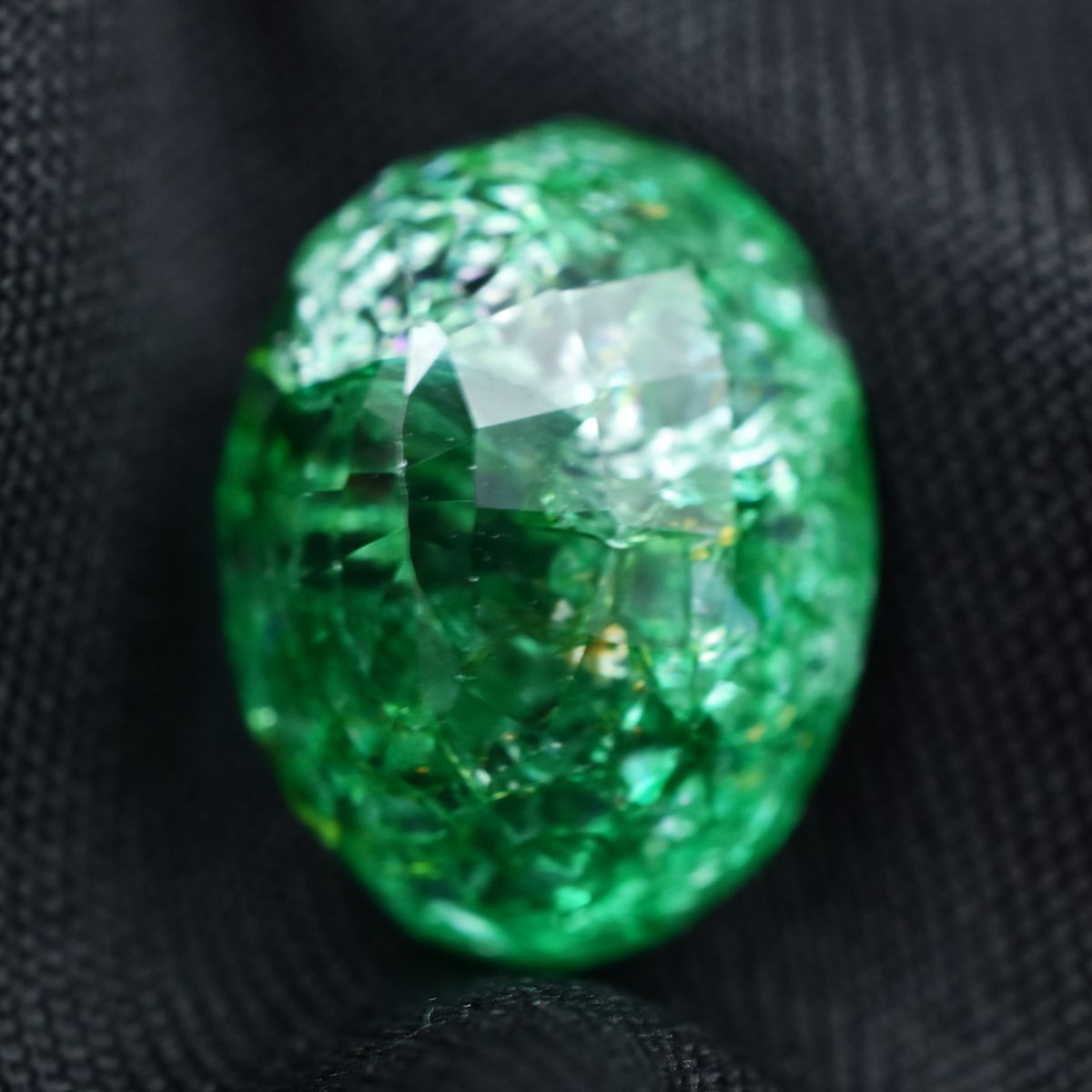 Natural Green Emerald 15.90 Ct Oval Cut Loose Gemstone CERTIFIED