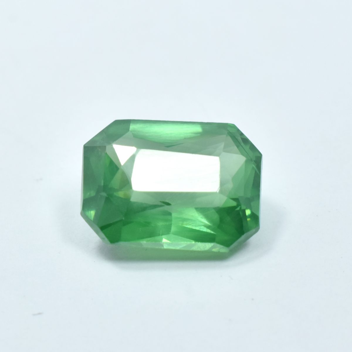 Authentic Green Garnet 7.65 Ct Natural CERTIFIED Loose Gemstone Emerald Cut.