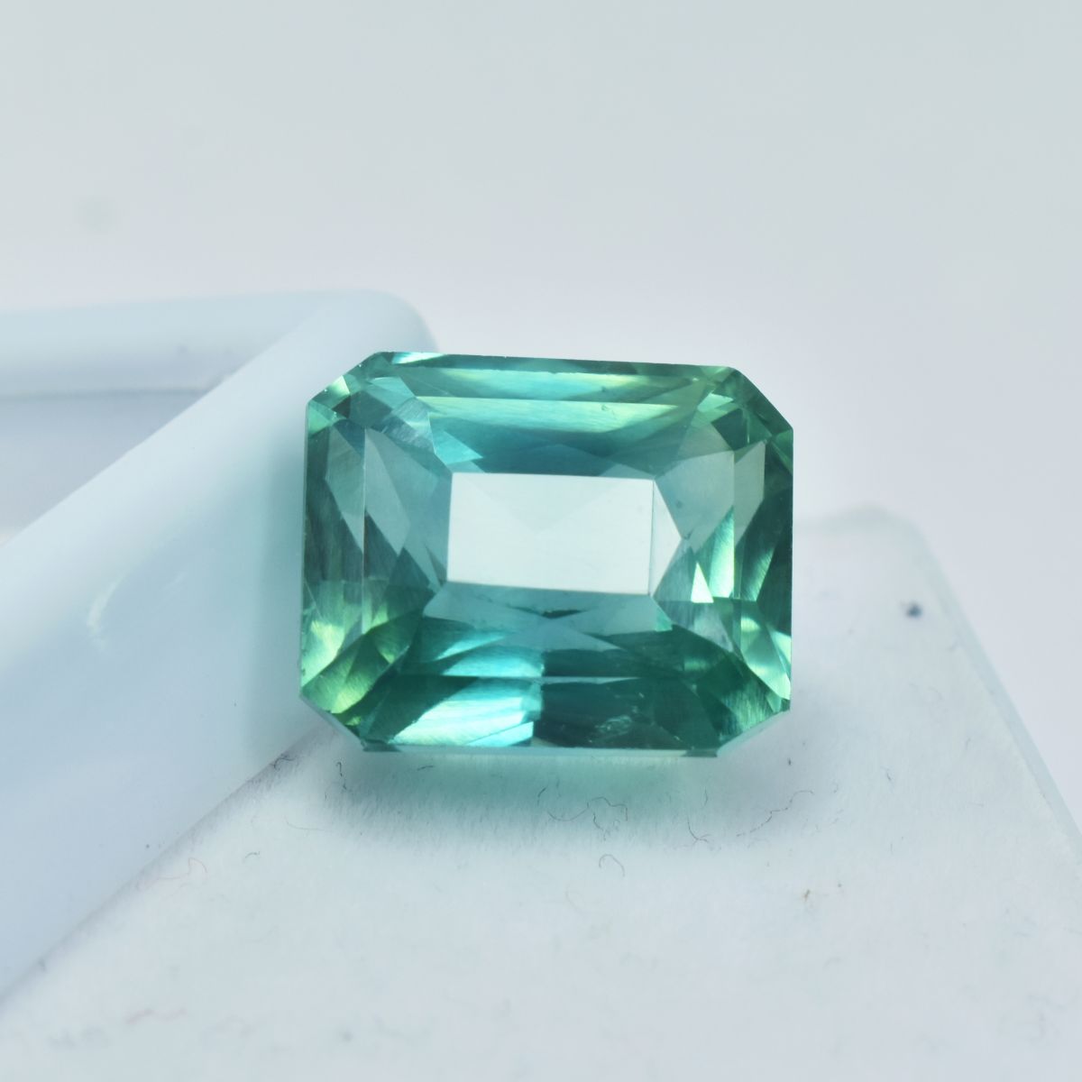 18.60 Ct Emerald MONTANA  Natural Bluish Green Sapphire CERTIFIED Loose Gemstone