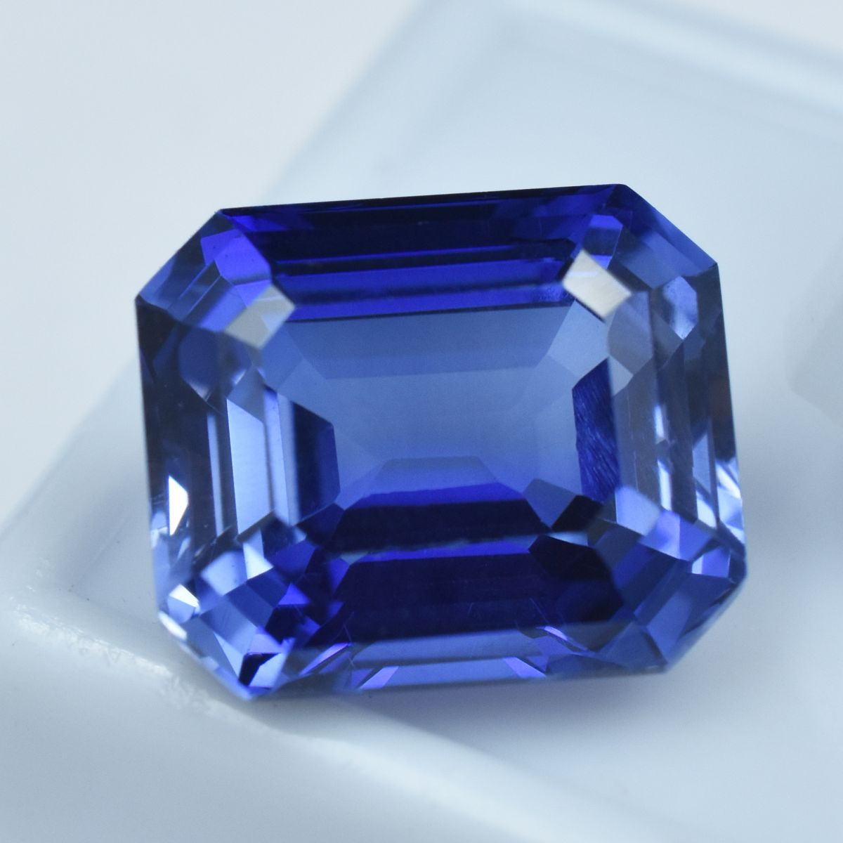 GIR CERTIFIED Emerald Cut Unheated Loose Gemstone 13.65 Ct Dark Blue Tanzanite.