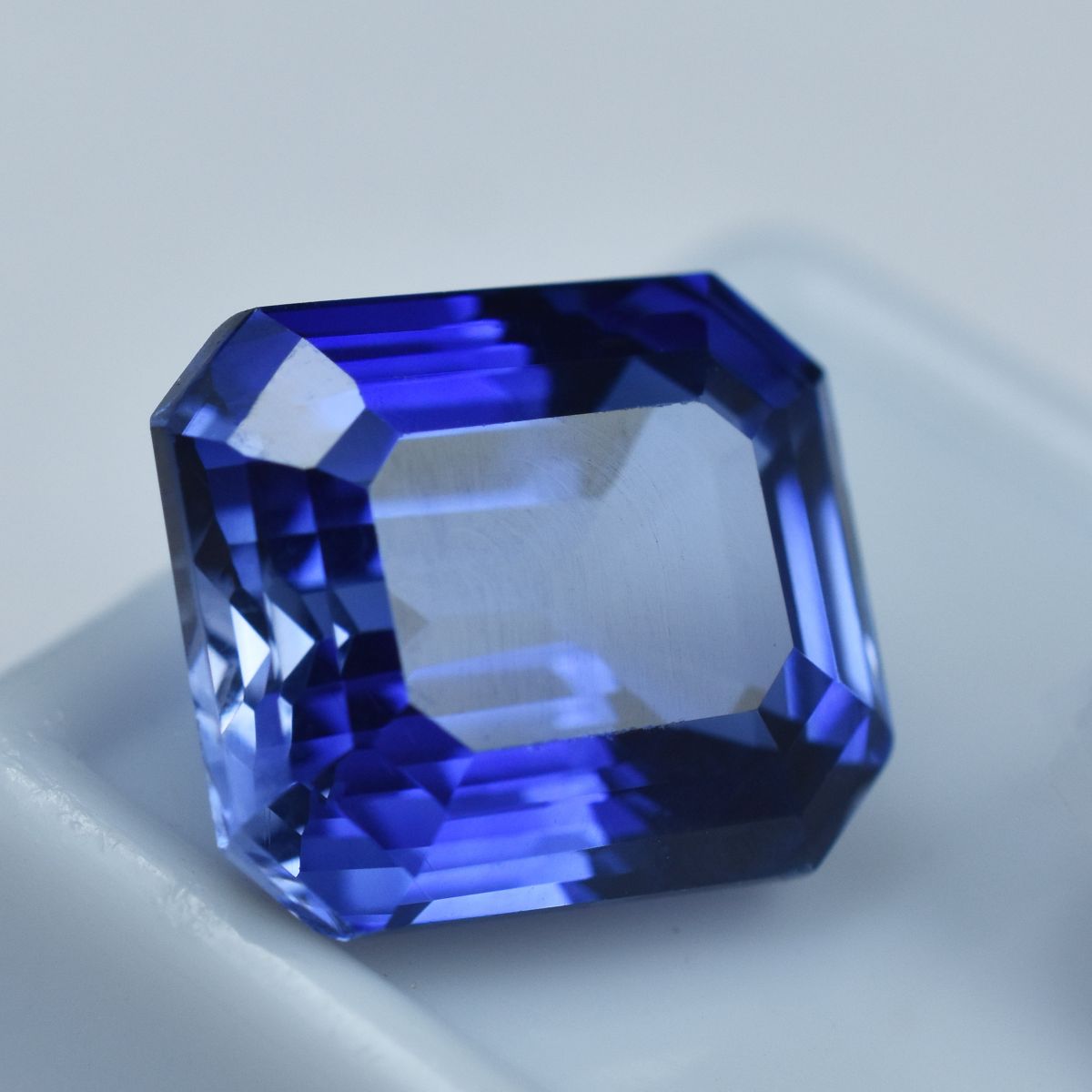 GIR CERTIFIED Emerald Cut Unheated Loose Gemstone 13.65 Ct Dark Blue Tanzanite.