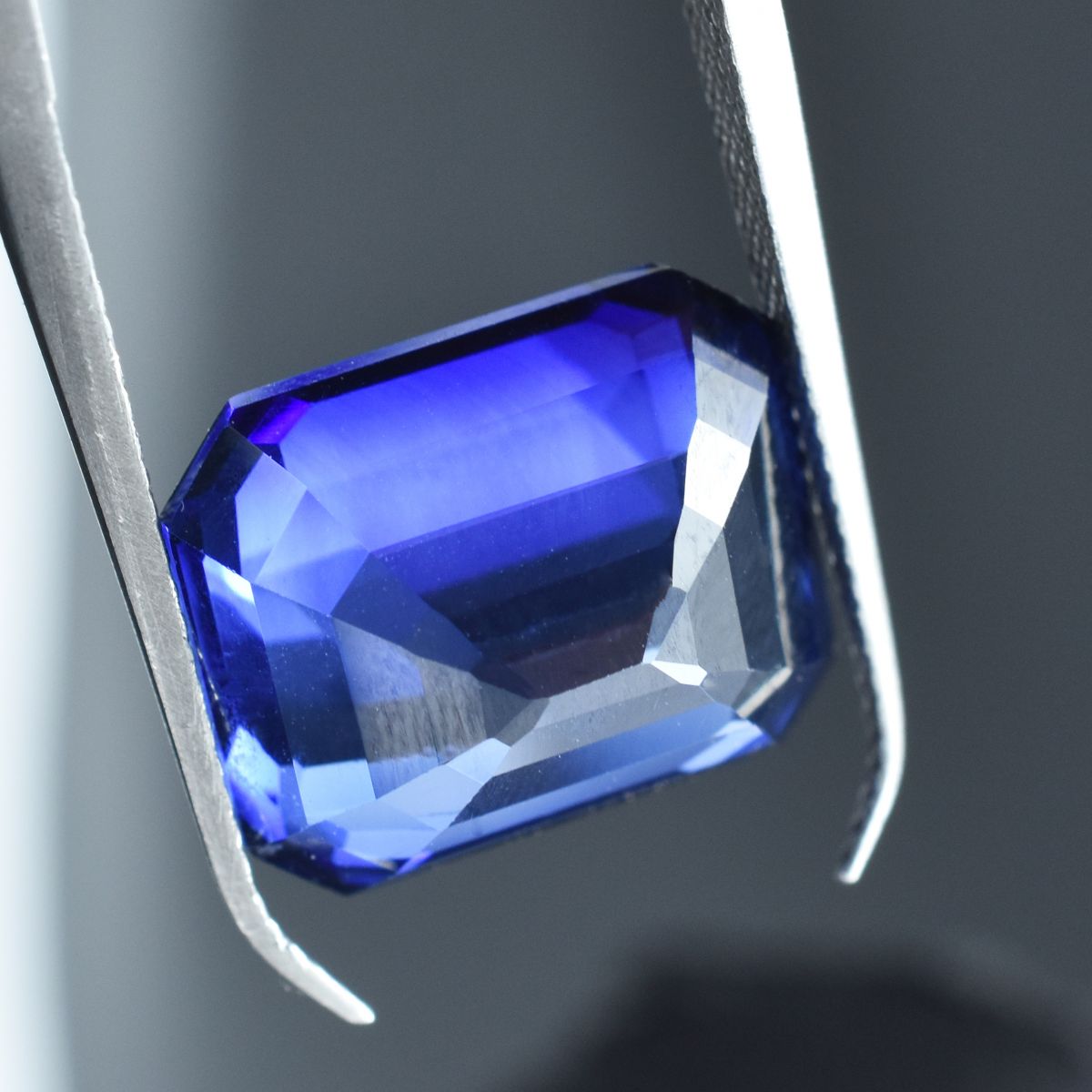 GIR CERTIFIED Emerald Cut Unheated Loose Gemstone 13.65 Ct Dark Blue Tanzanite.