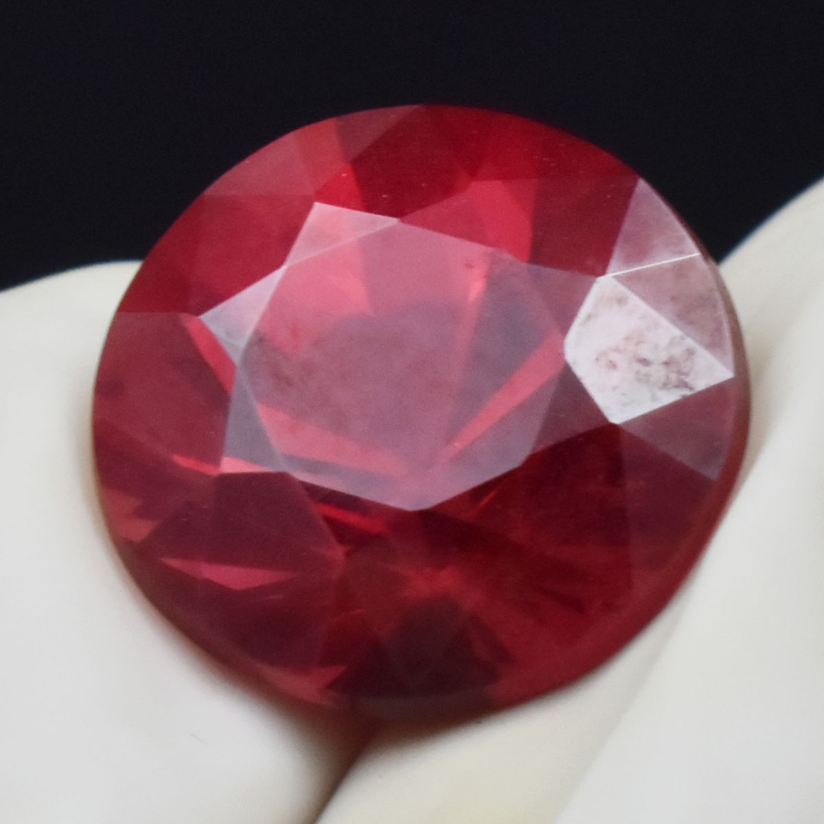 CERTIFIED Padparadscha Sapphire 9.15 Carat Natural Round Cut Loose Gemstone