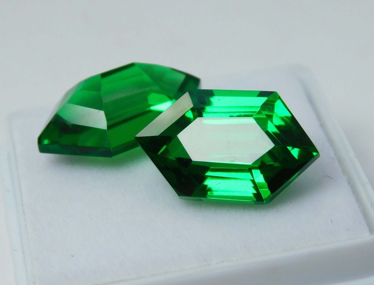 CERTIFIED Fancy Cut 18 Ct Natural Tsavorite Garnet Green Loose Gemstone