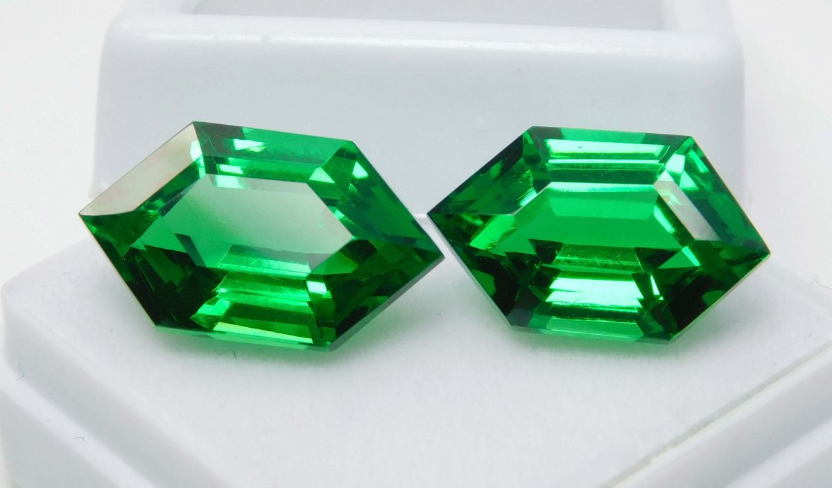 CERTIFIED Fancy Cut 18 Ct Natural Tsavorite Garnet Green Loose Gemstone