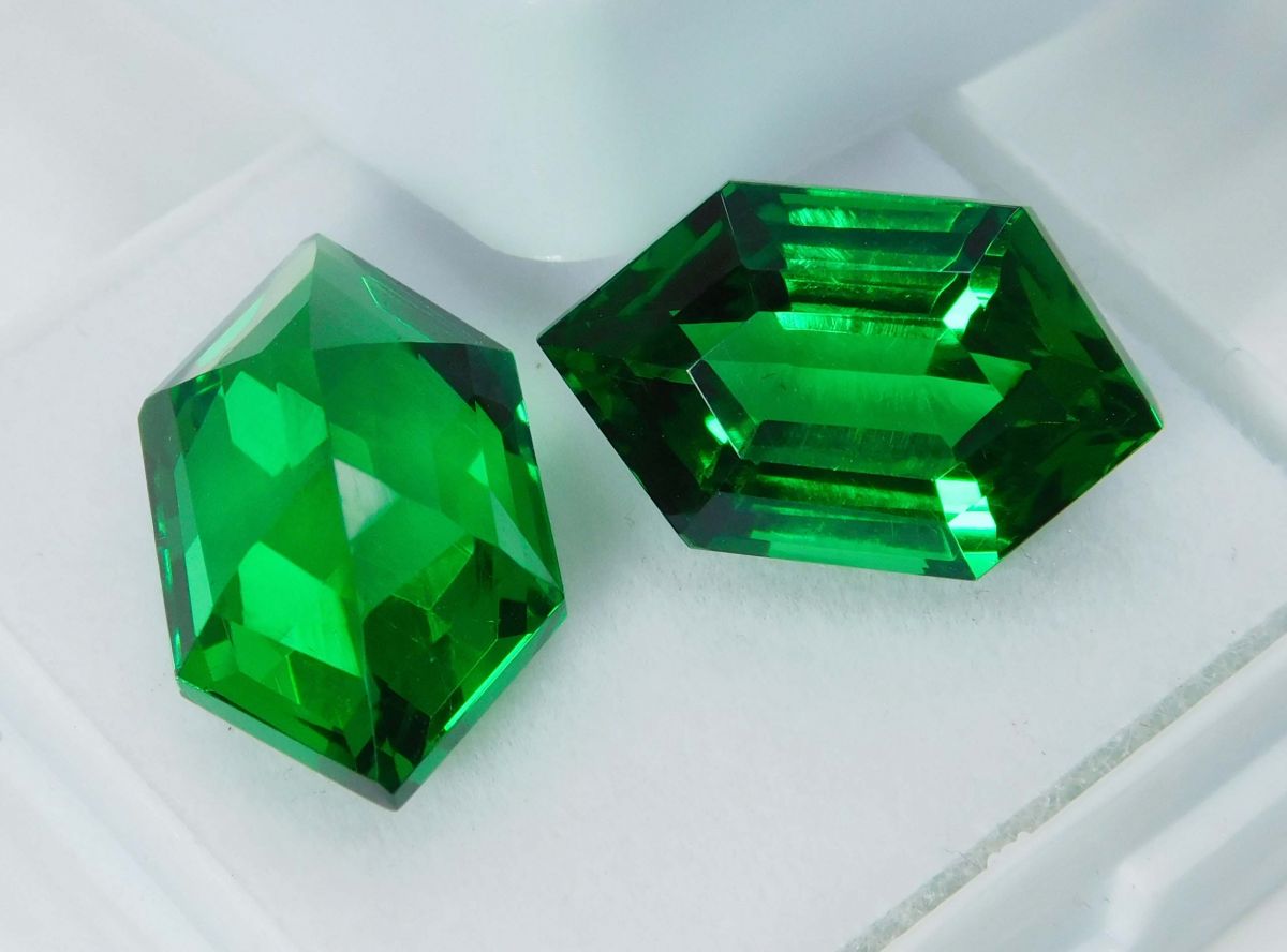 CERTIFIED Fancy Cut 18 Ct Natural Tsavorite Garnet Green Loose Gemstone