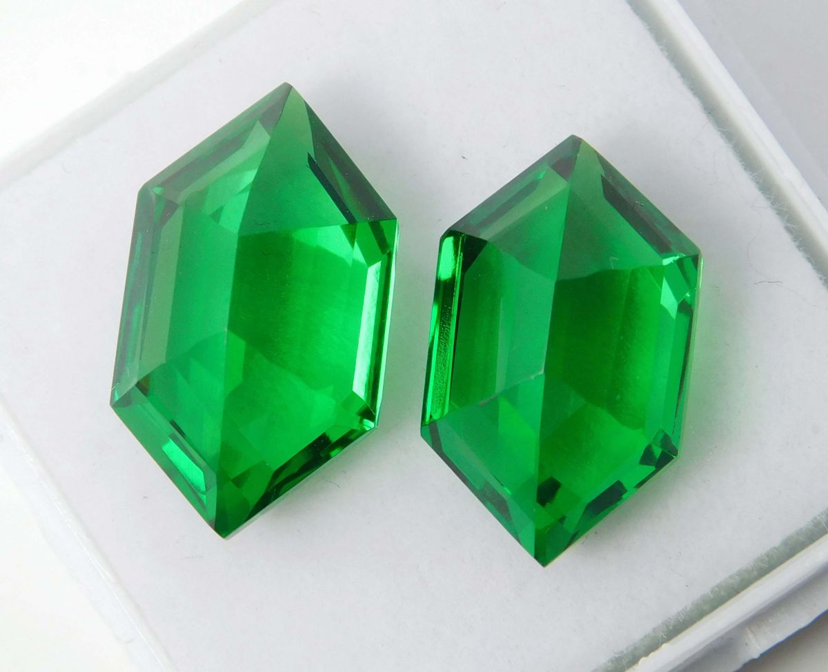 CERTIFIED Fancy Cut 18 Ct Natural Tsavorite Garnet Green Loose Gemstone