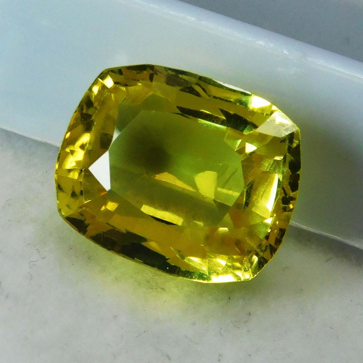 8.85 Ct Natural Ceylon Yellow Sapphire Cushion Cut CERTIFIED Loose Gemstone